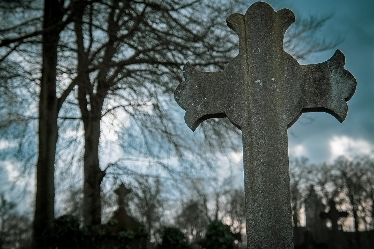 cemetery-7827096_1280